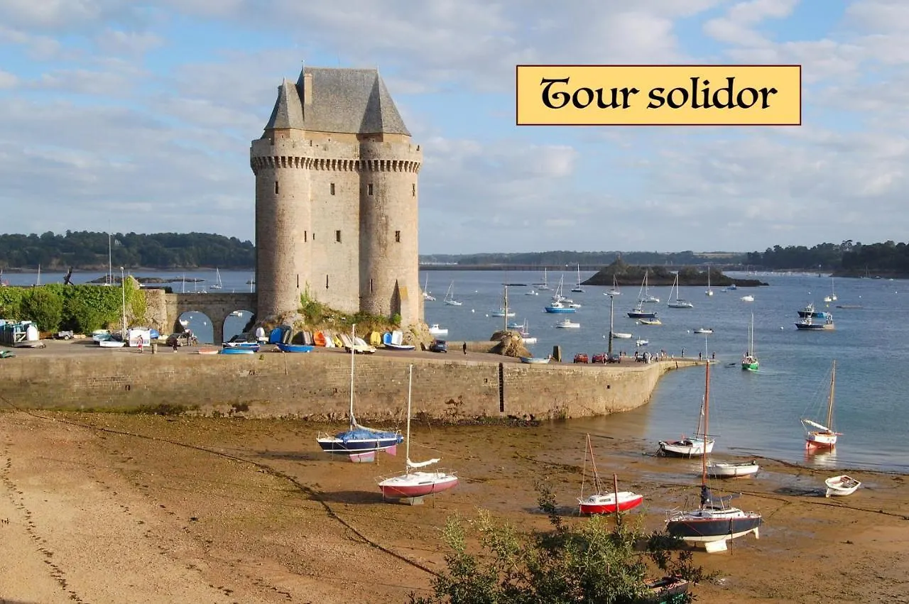 Magnifique appartement près de la mer, Jacuzzi, vélos électriques en Bretagne Le Vivier-sur-Mer