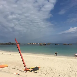  Hébergement de vacances En Bretagne, De 2 à 8 Pers , Meublé De Tourisme 3 étoiles Nichée Dans Un écrin De Verdure à 2500m De La