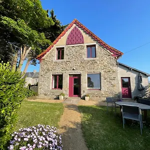  Hébergement de vacances Kerlauma